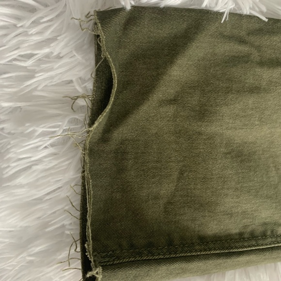 Brand New Size 8 Distressed Jeans - Picture 5 of 6